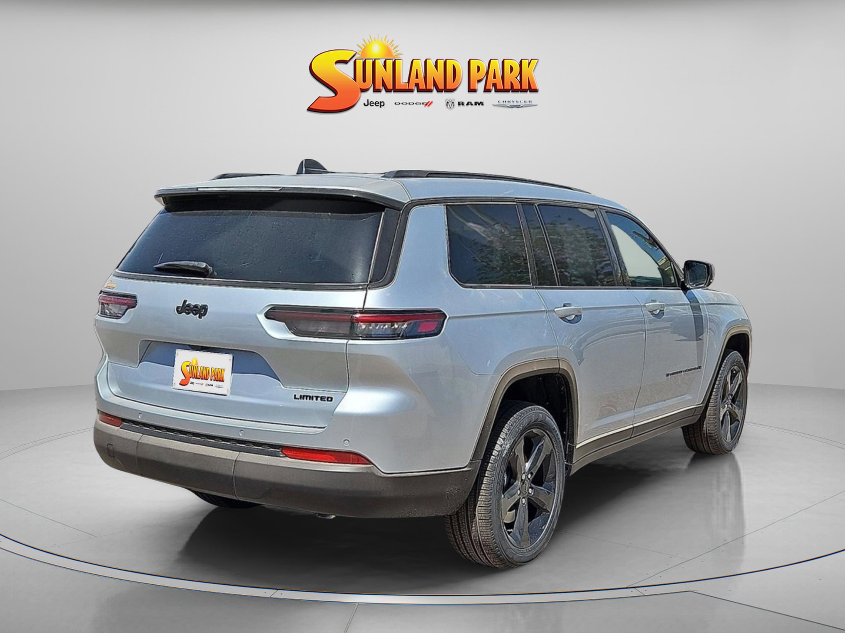 2025 Jeep Grand Cherokee Limited photo 4