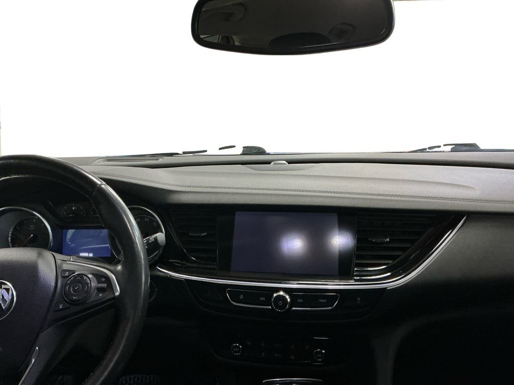 2018 Buick Regal TourX Essence photo 9