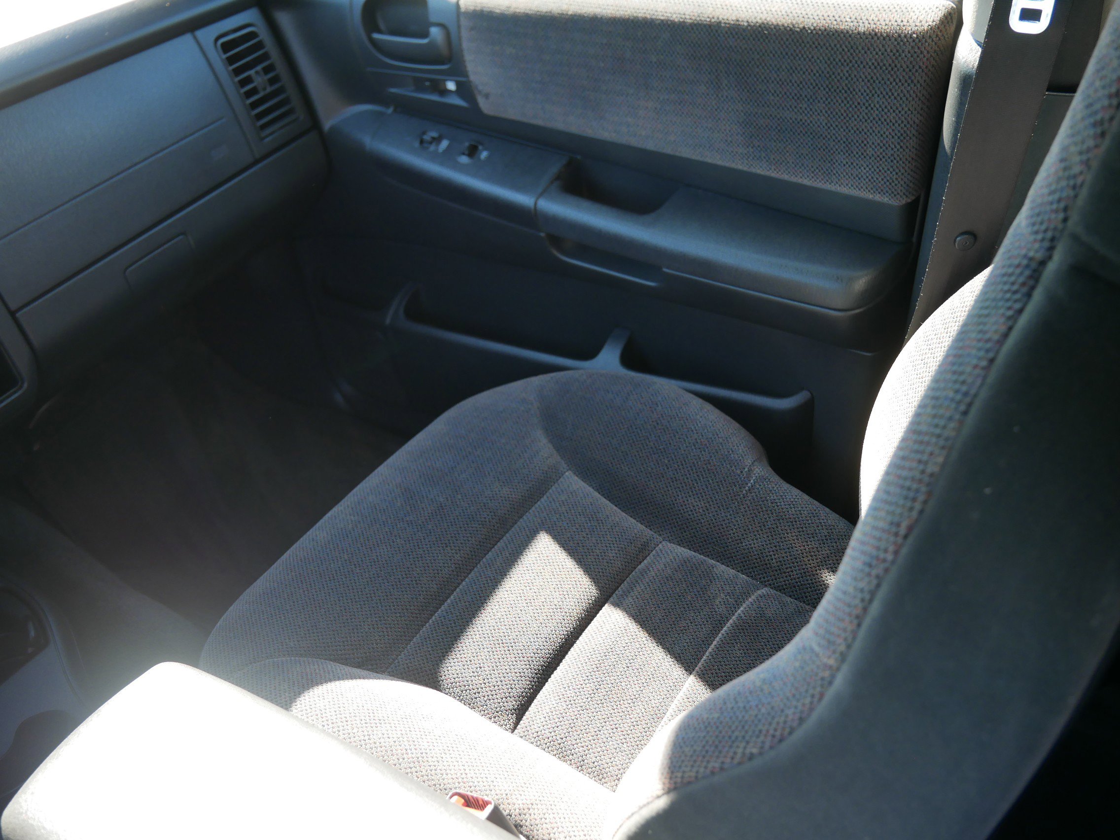 2002 Dodge Durango SLT photo 17