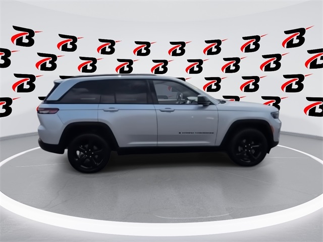 2023 Jeep Grand Cherokee Altitude photo 6