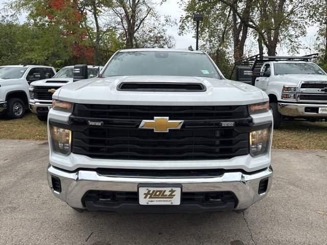 2025 Chevrolet Silverado 2500HD photo 2