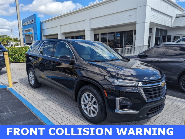 2022 Chevrolet Traverse LS photo 2