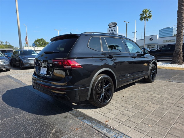 2024 Volkswagen Tiguan SE R-Line Black photo 4