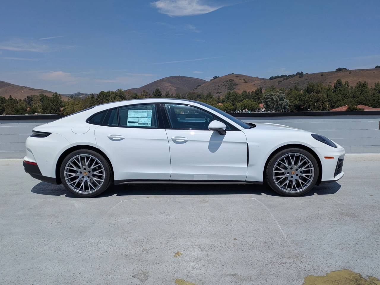 2025 Porsche Panamera 4 photo 8