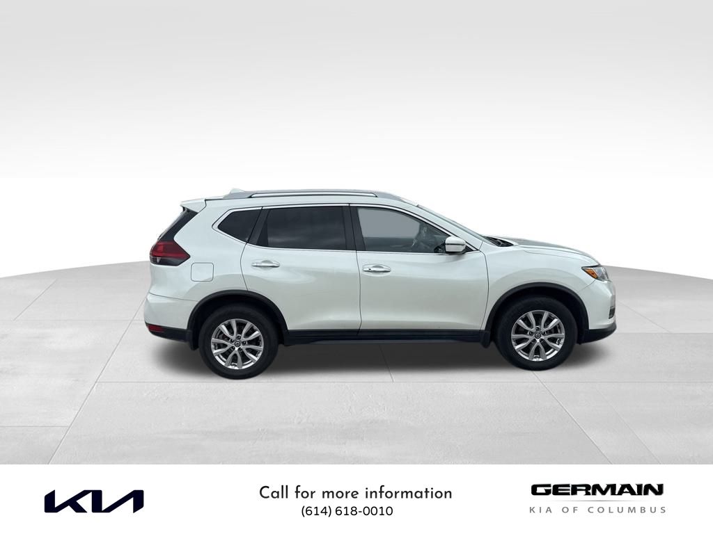 2018 Nissan Rogue SV photo 4