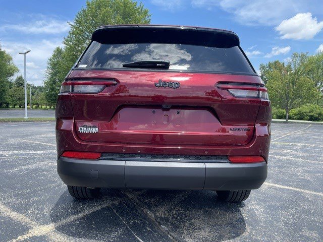 2025 Jeep Grand Cherokee Limited photo 2