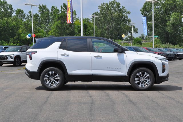 2026 Chevrolet Equinox LT photo 2