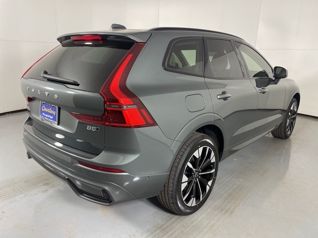 2026 Volvo XC60 photo 8