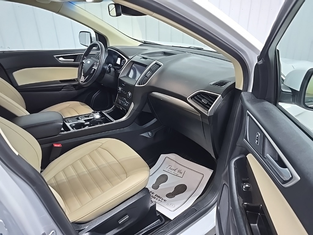 2020 Ford Edge SEL photo 15