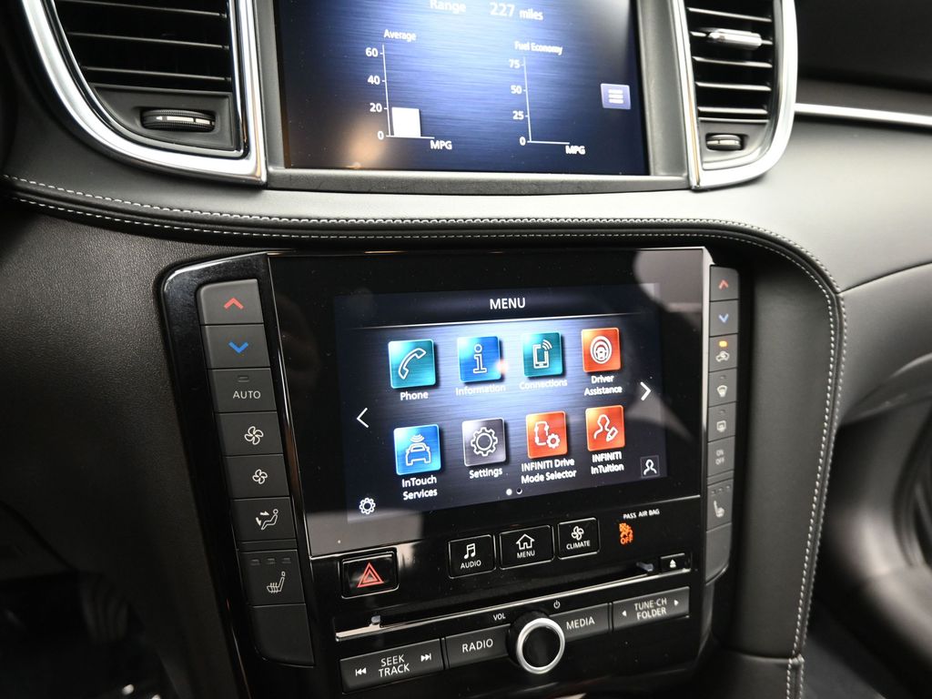 2022 Infiniti QX50 Luxe photo 21