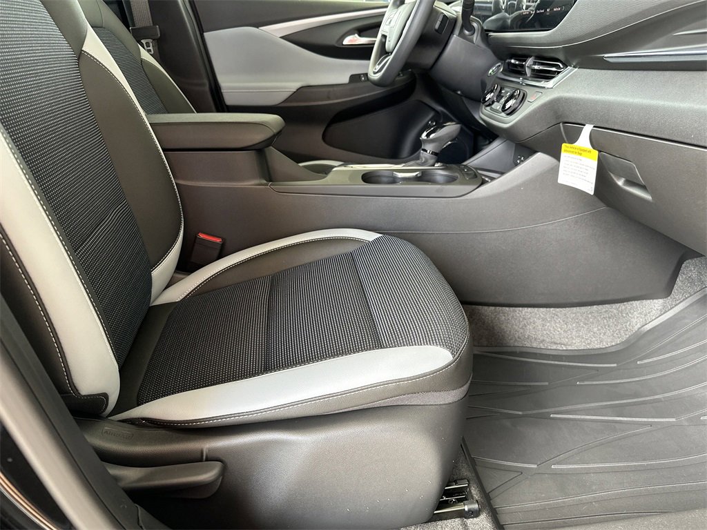 2025 Buick Envista Preferred photo 30