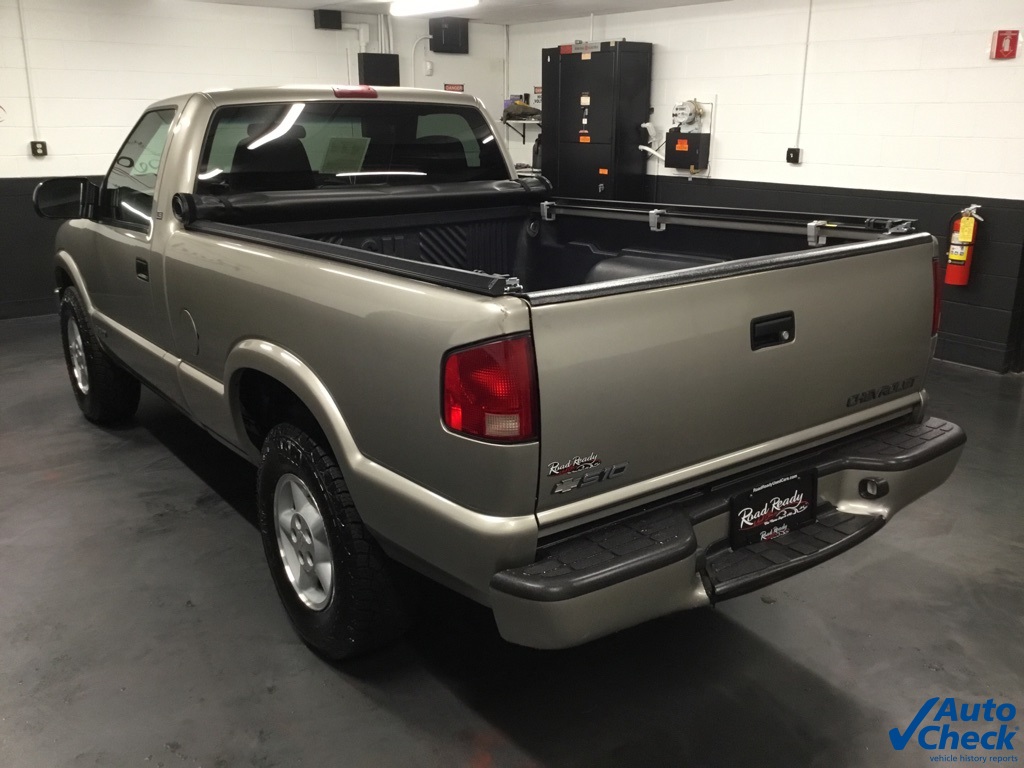 2000 Chevrolet S-10 Pickup photo 7