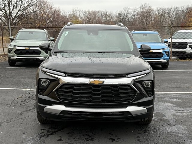 2026 Chevrolet Trailblazer LT photo 2