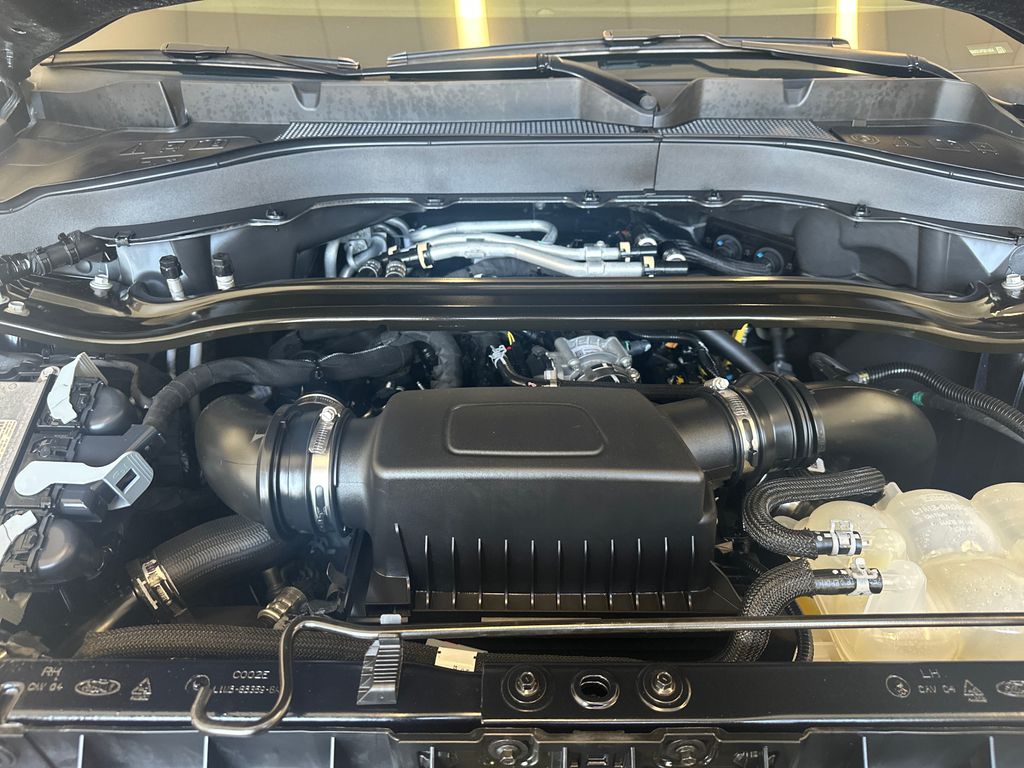 2023 Ford Explorer ST photo 23
