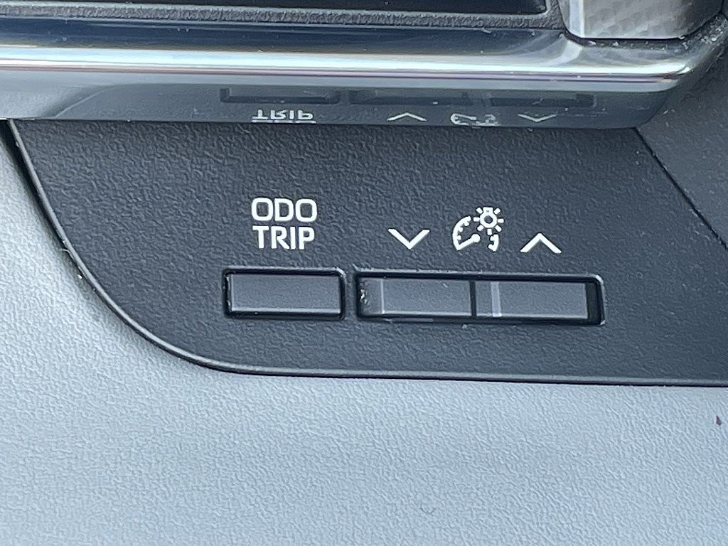 2021 Toyota Highlander Hybrid Platinum photo 21