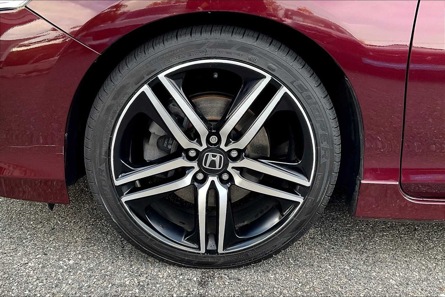 2017 Honda Accord Sport photo 7