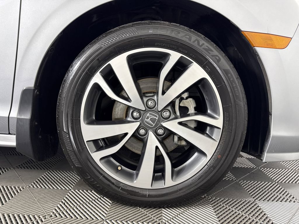 2023 Honda Odyssey Touring photo 9