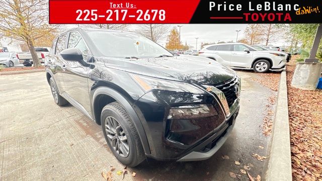 2023 Nissan Rogue S's photo