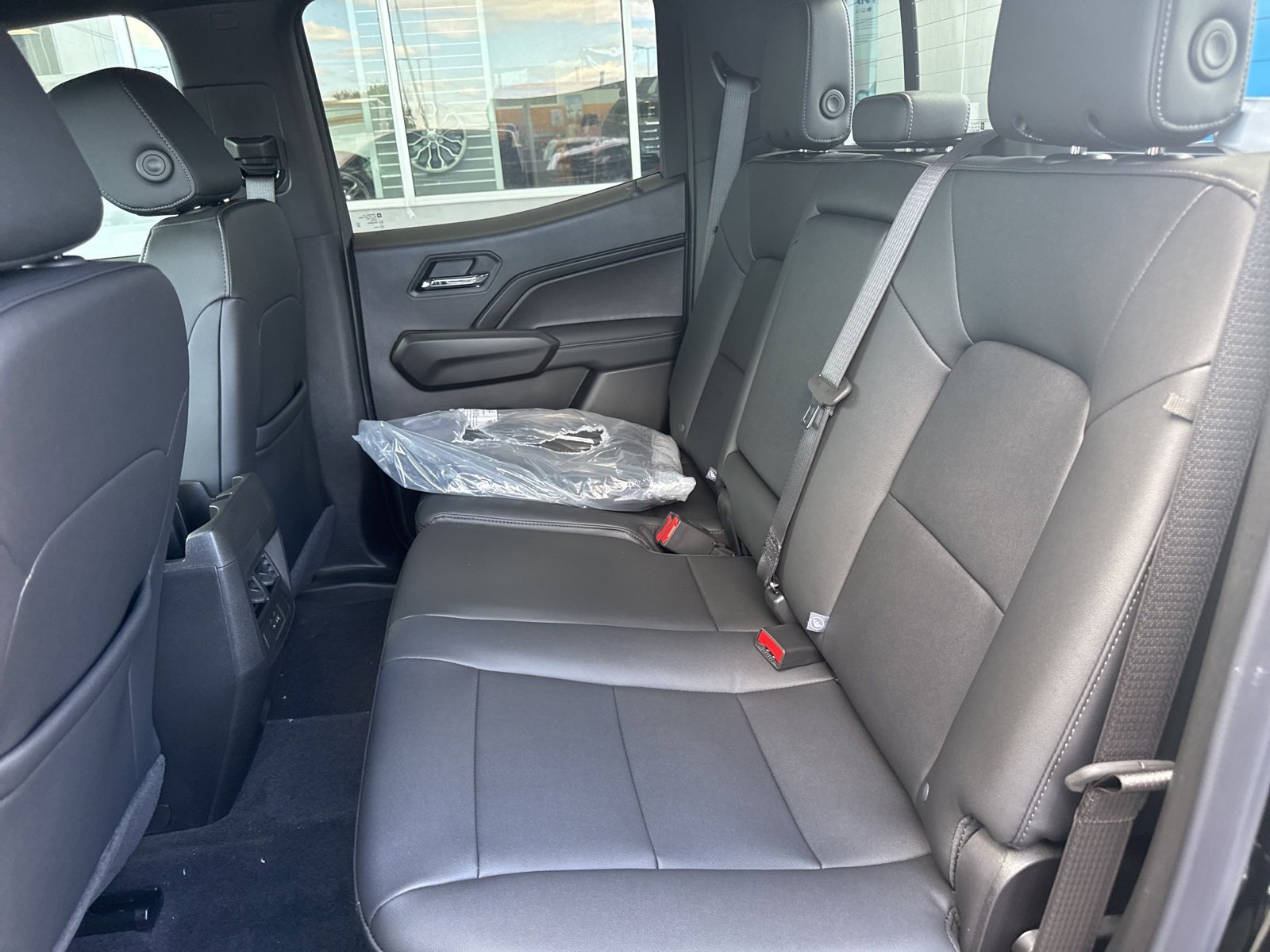 2026 Chevrolet Colorado LT photo 11