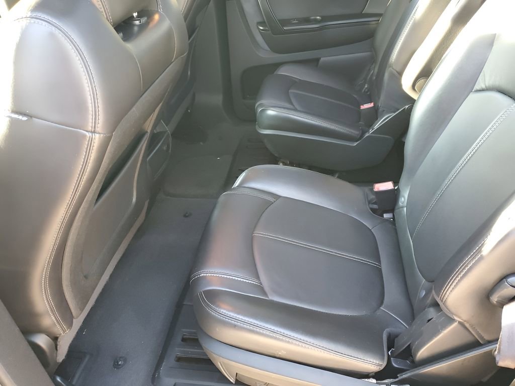 2013 Chevrolet Traverse 2LT photo 17