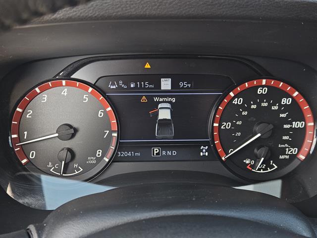 2022 Nissan Frontier PRO-4X photo 10