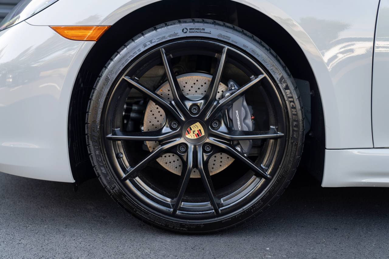 2025 Porsche Cayman photo 6