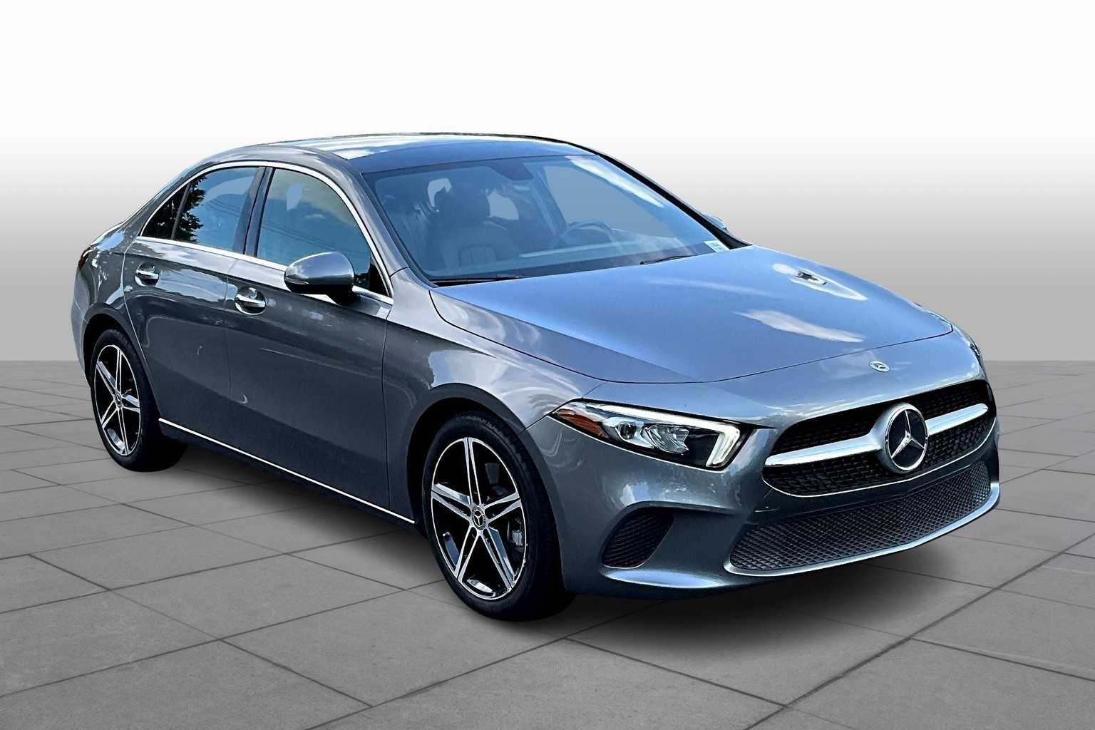 2022 Mercedes Benz A 220 photo 2