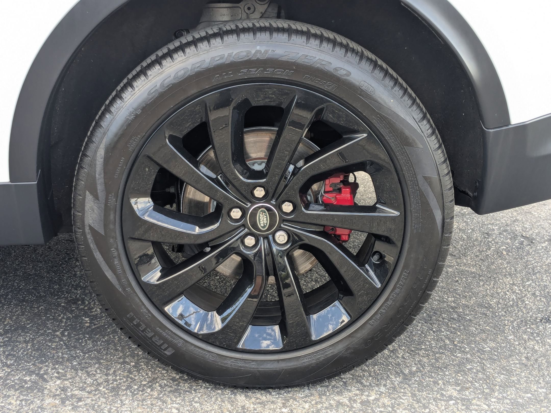 2023 Land Rover Discovery Sport SE photo 22