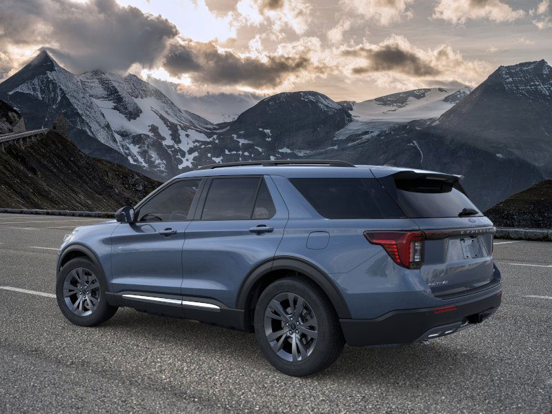 2025 Ford Explorer photo 3