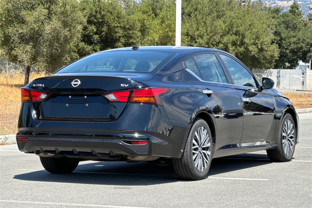 2024 Nissan Altima 2.5 SV photo 3