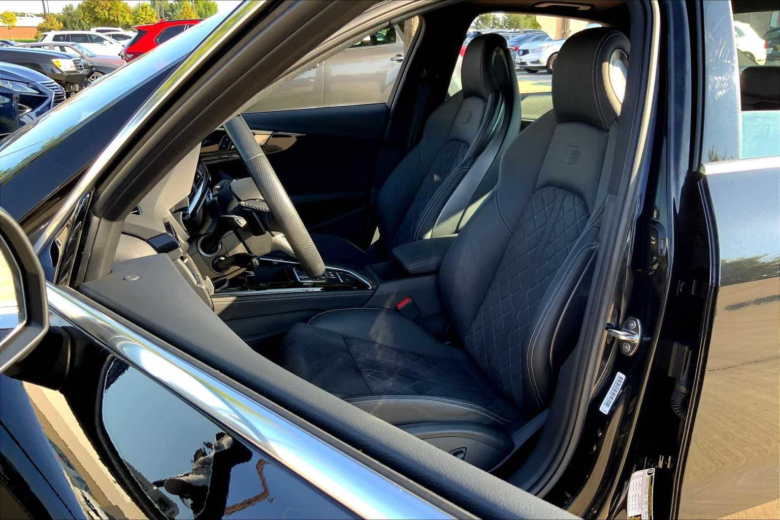 2022 Audi S4 Base Premium Plus photo 7