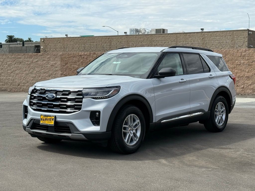 2025 Ford Explorer photo 5