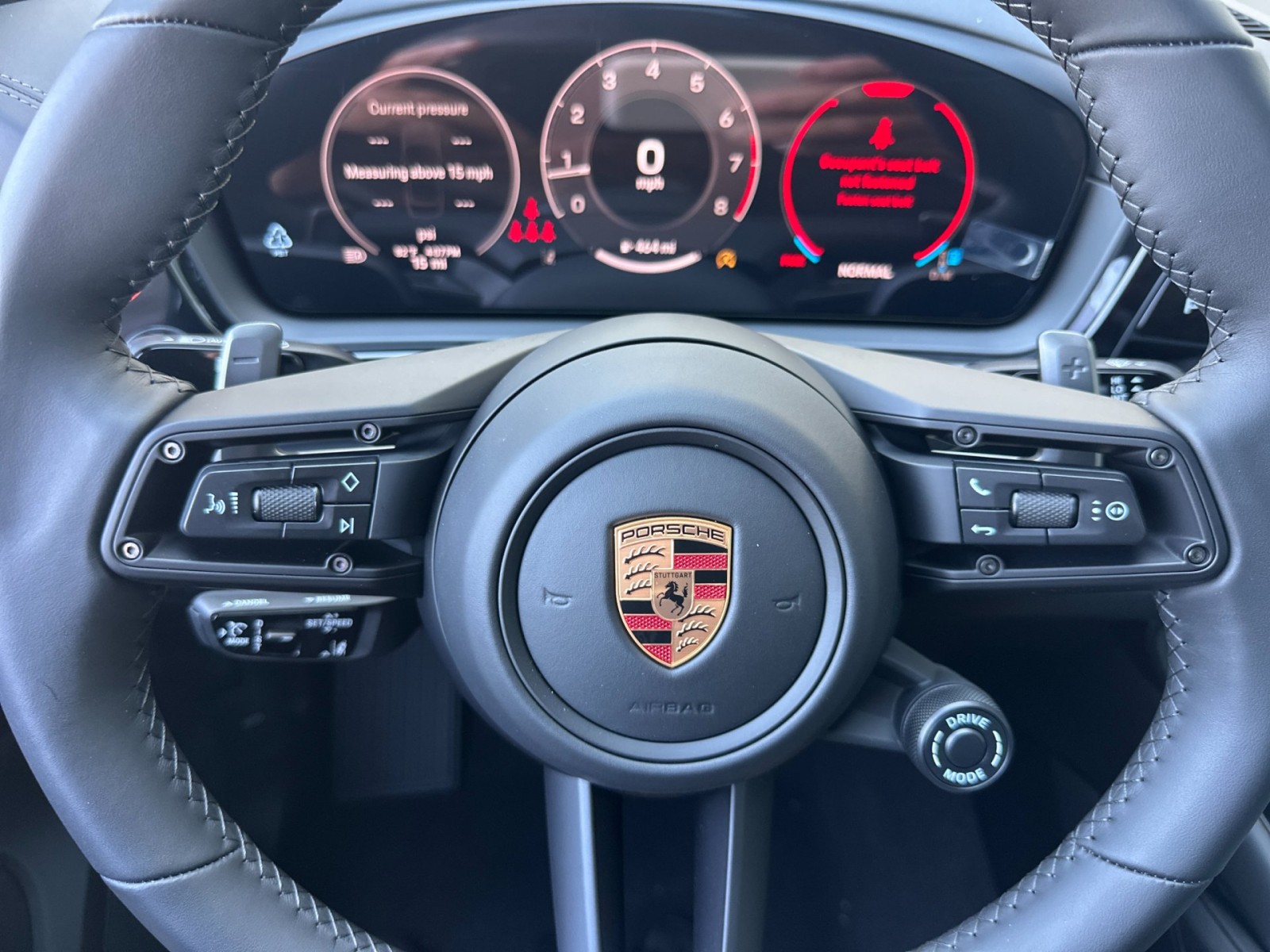 2025 Porsche Cayenne Coupe photo 24