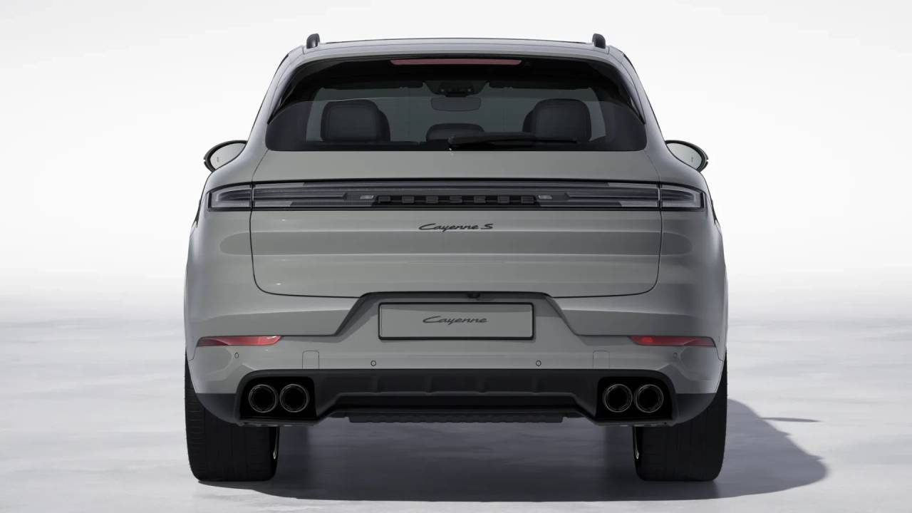 2025 Porsche Cayenne S photo 8