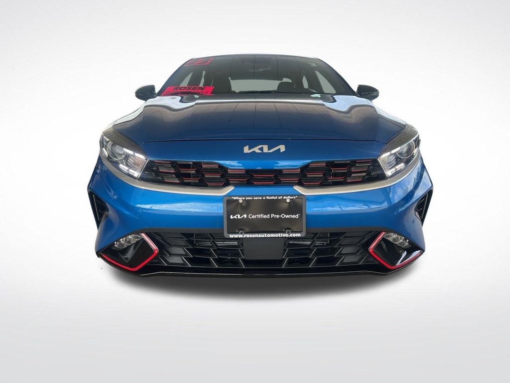 2023 Kia Forte GT-Line photo 2