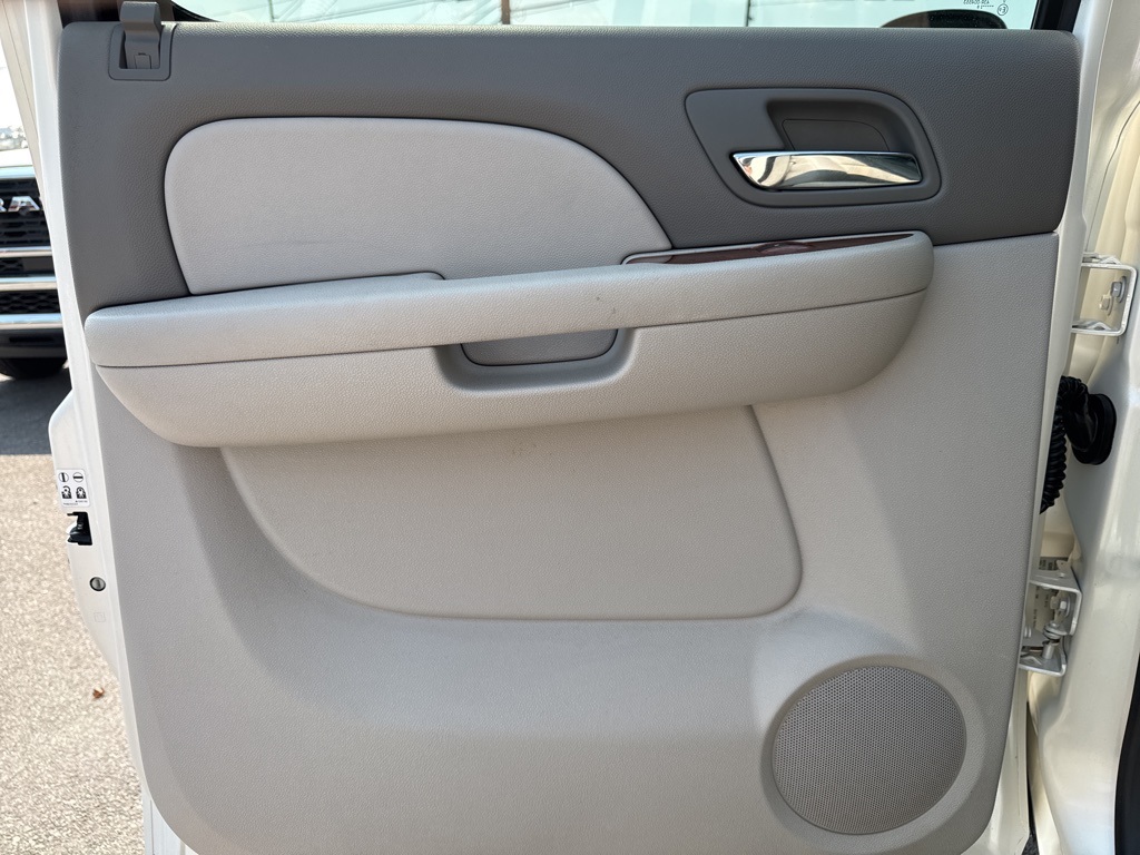 2008 Chevrolet Avalanche LTZ photo 17