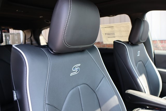 2026 Chrysler Pacifica Limited S Appearance photo 54