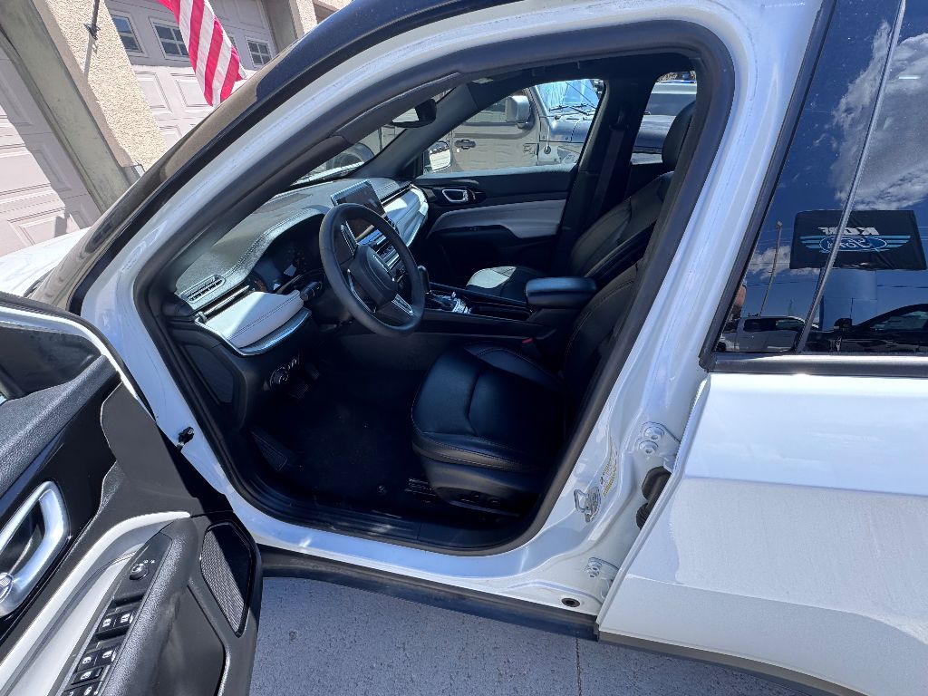 2024 Jeep Compass Limited photo 10