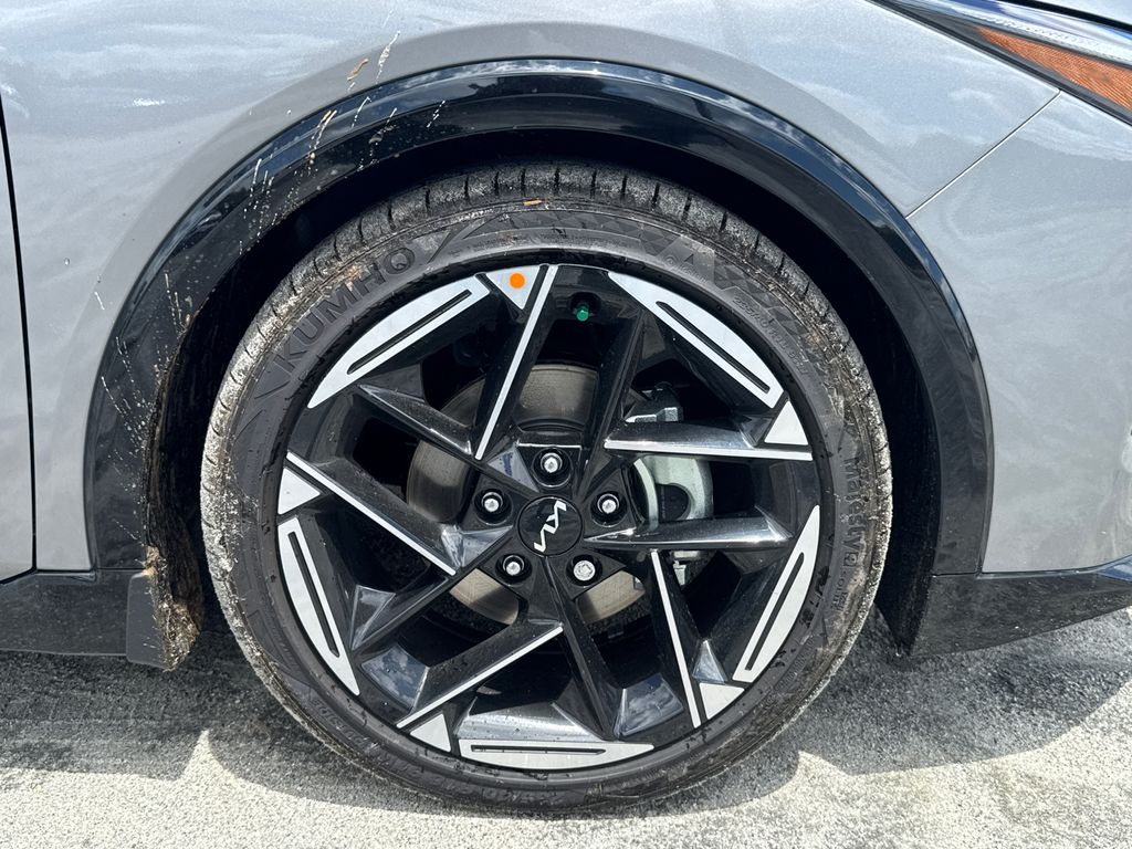 2025 Kia K4 GT-Line photo 11