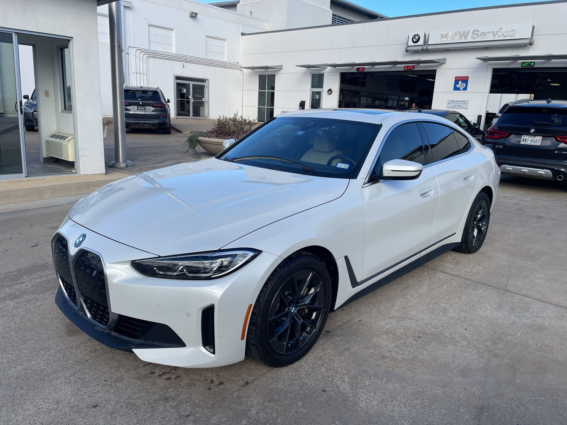 2023 BMW i4 40's photo