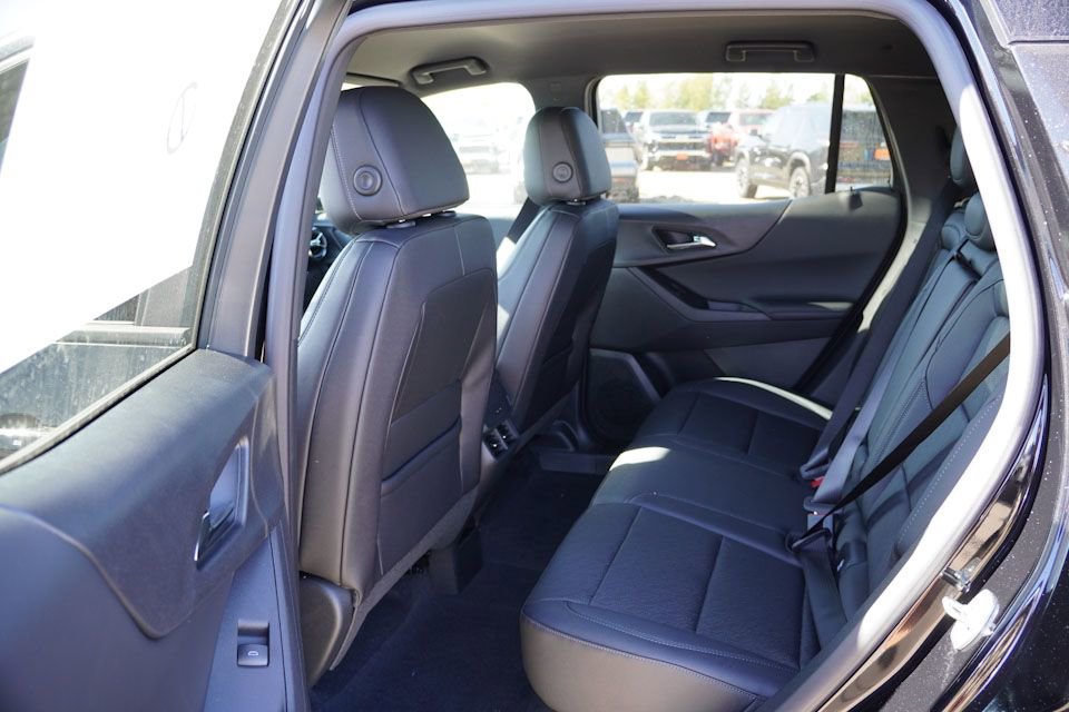2026 Chevrolet Equinox LT photo 3