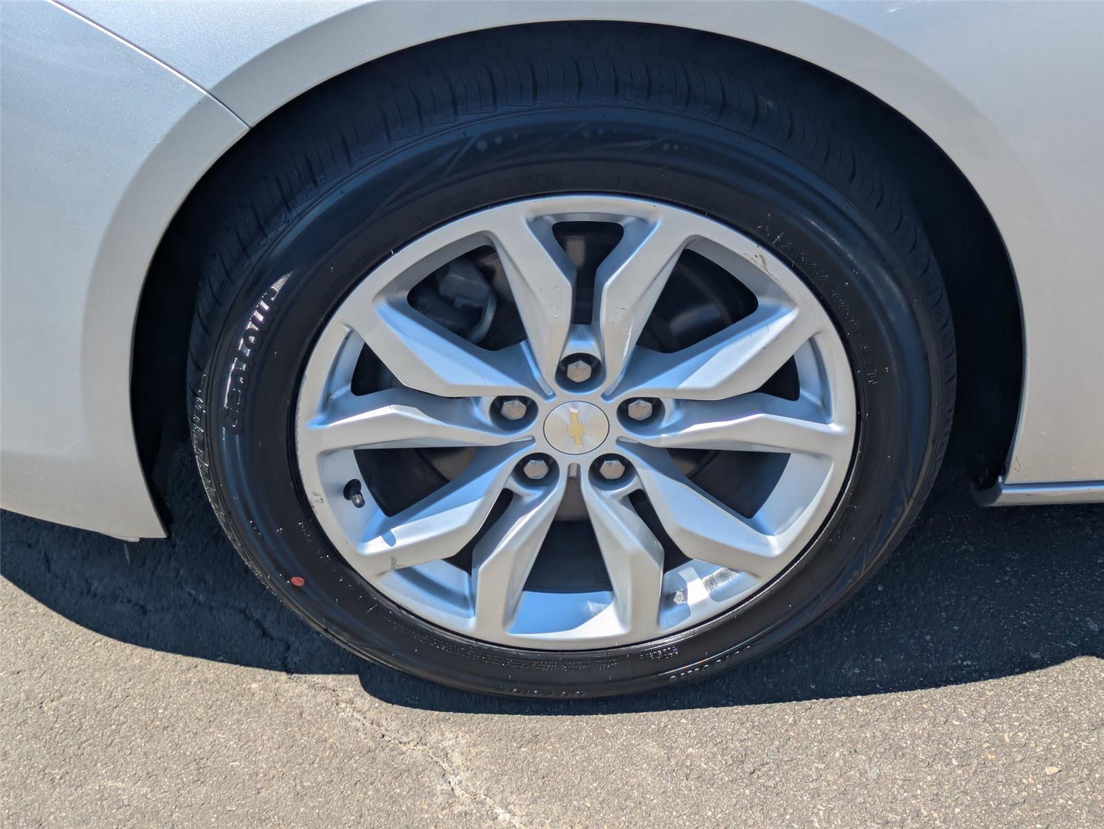 2017 Chevrolet Impala 1LT photo 10