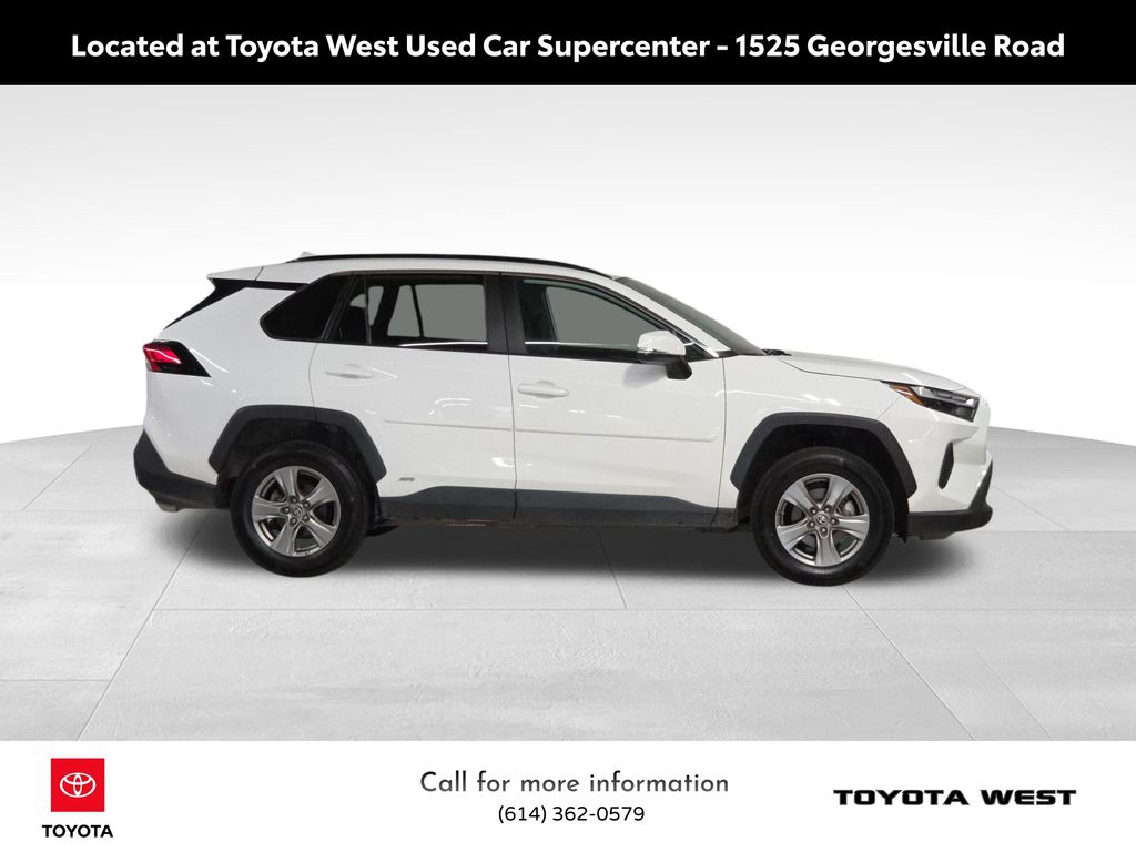 2024 Toyota RAV4 Hybrid LE photo 3