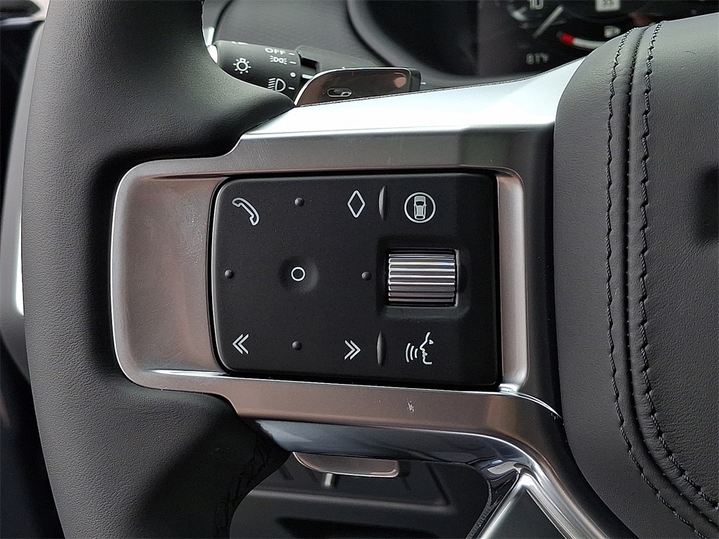 2025 Land Rover Discovery SE photo 17