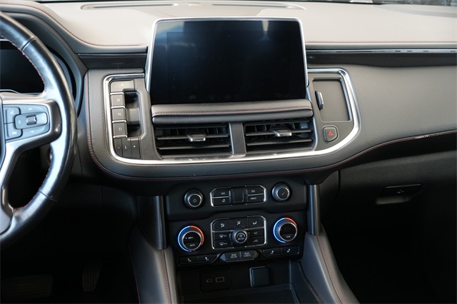 2022 Chevrolet Suburban RST photo 12