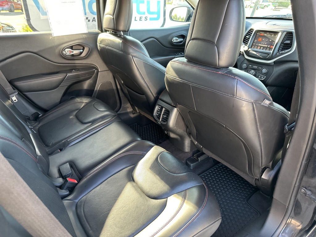 2017 Jeep Cherokee Trailhawk photo 9
