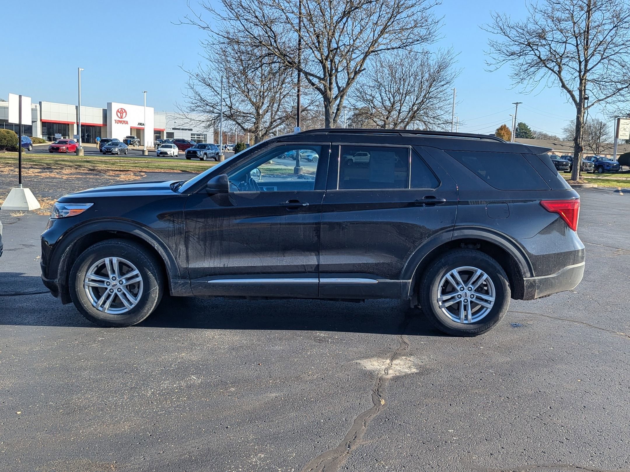 2022 Ford Explorer XLT photo 2