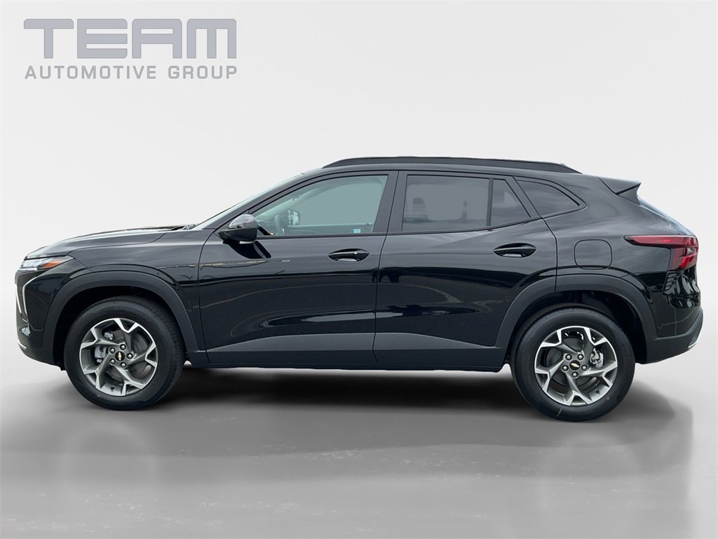2026 Chevrolet Trax LT photo 3