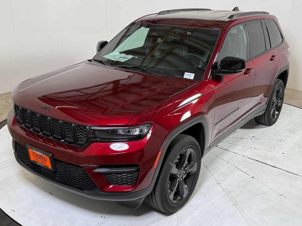 2025 Jeep Cherokee Altitude X photo 2