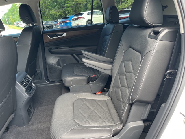 2025 Volkswagen Atlas SE Technology photo 13